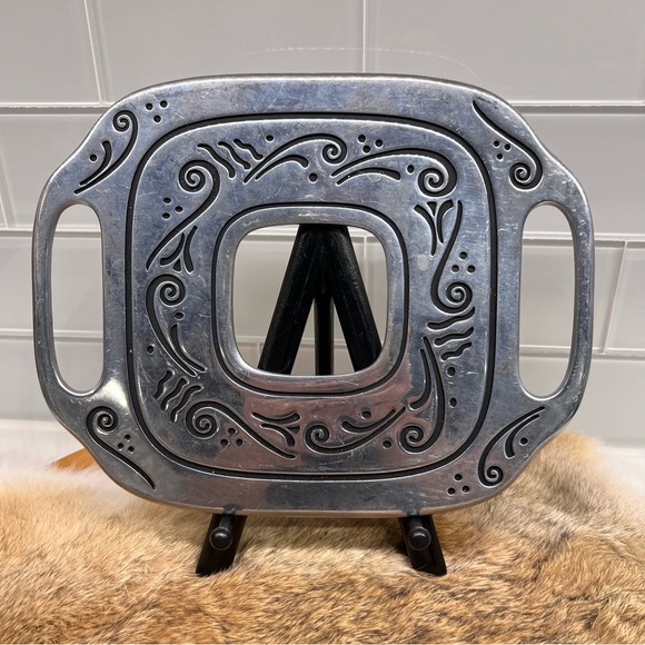 Vintage Lenox Spyro Hollowware Pattern Trivet Metal Serveware - Picture 4 of 10